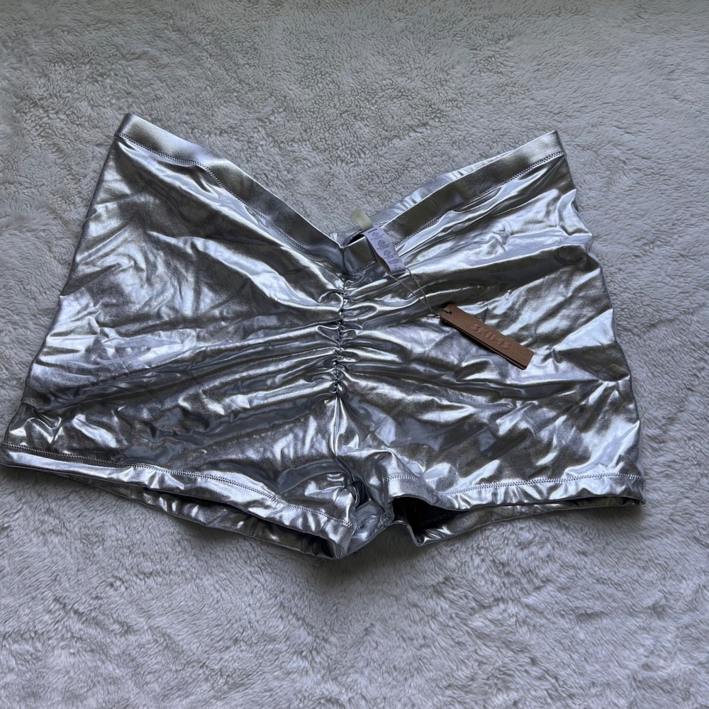 SKIMS Metallic Swim V Waist Short Nickel Silver Ruched Size 3X BO-SHO-2805 NEW